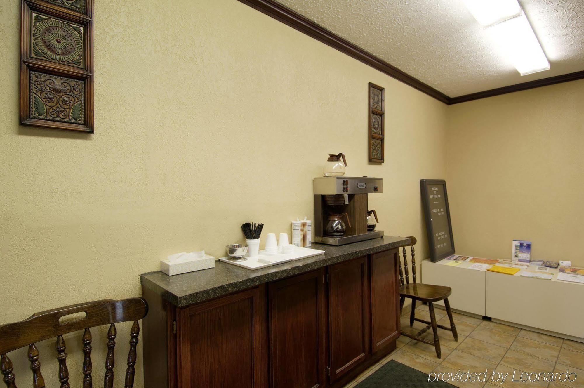 Rodeway Inn 3*